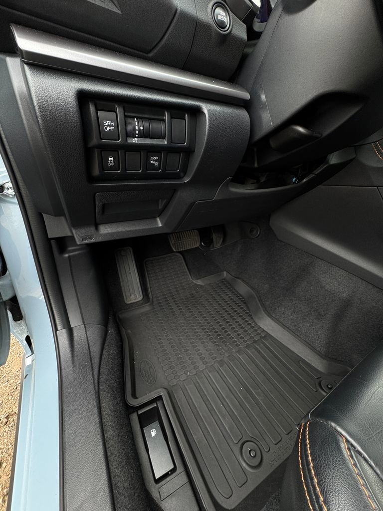 Used 2019 Subaru Crosstrek 2.0i Limited w/ Moonroof Package w/Navigation AWD/4WD image 16