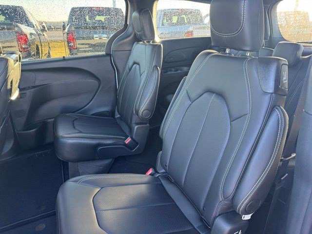 New 2026 Chrysler Pacifica Select image 19
