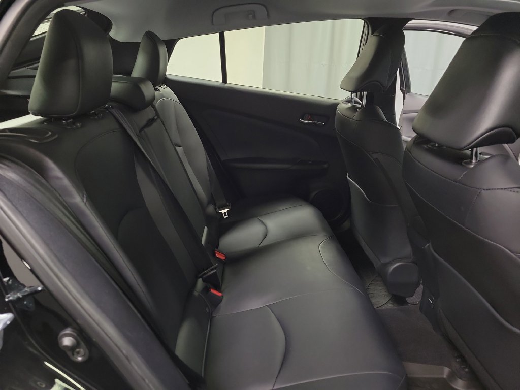 Used 2017 Toyota Prius Four w/ Advanced Technology Package FWD image 32