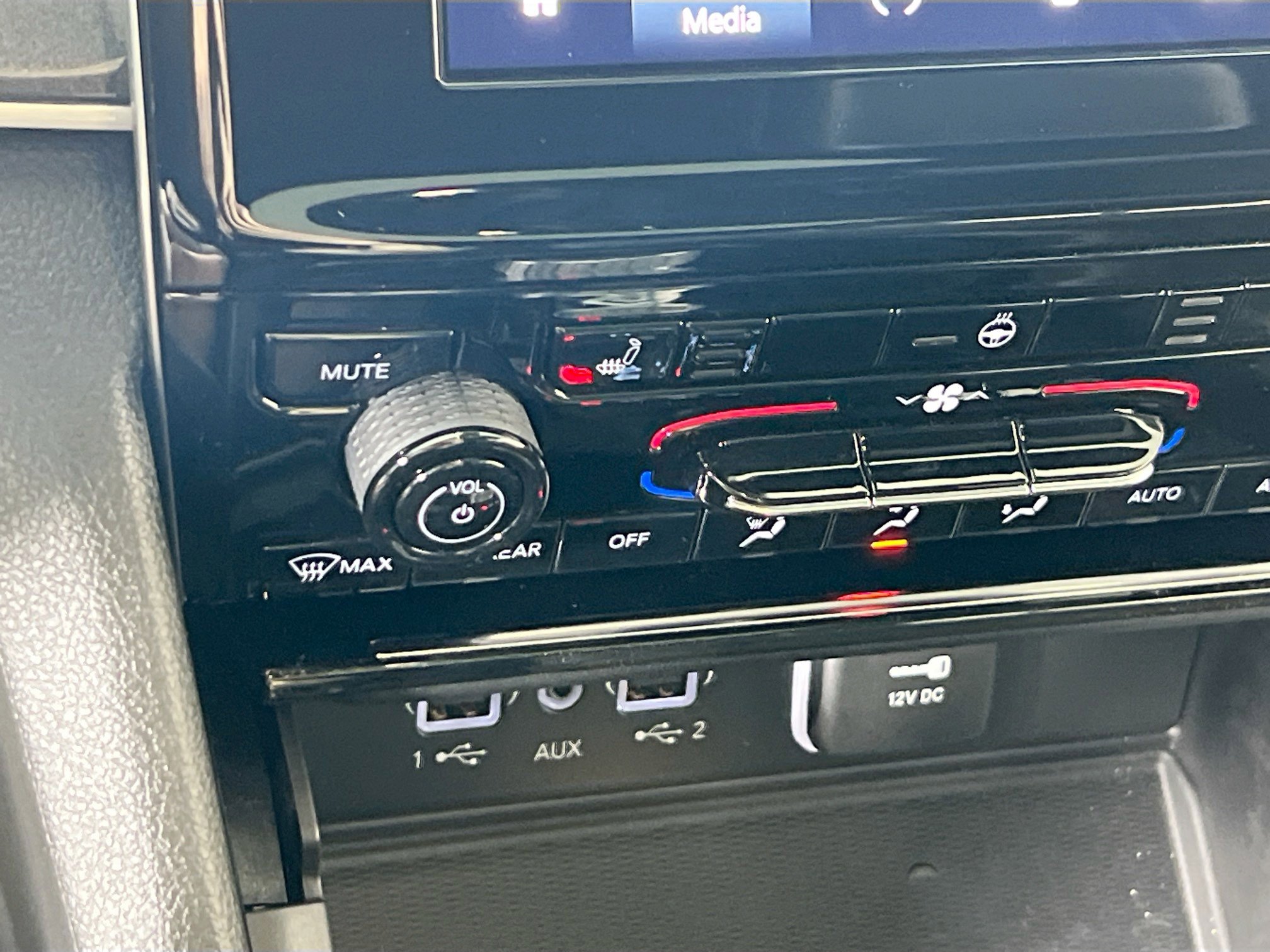 Used 2023 Jeep Grand Cherokee Altitude image 19