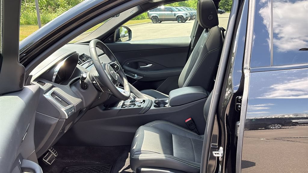 Used 2024 Jaguar E-PACE R-Dynamic SE AWD/4WD image 10