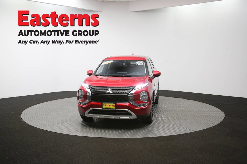 Used 2023 Mitsubishi Outlander SE image 52