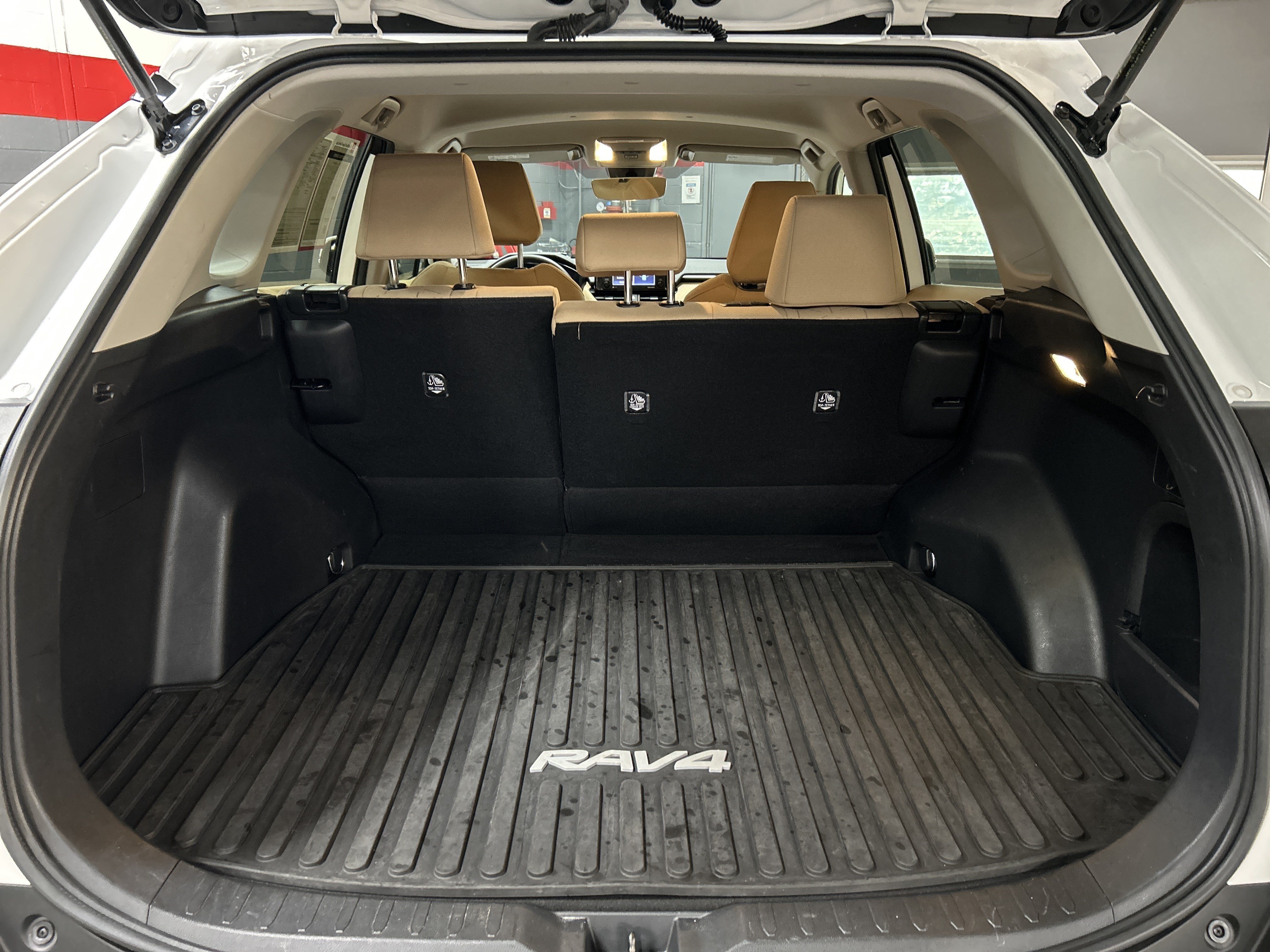 Certified 2021 Toyota RAV4 XLE AWD/4WD image 33
