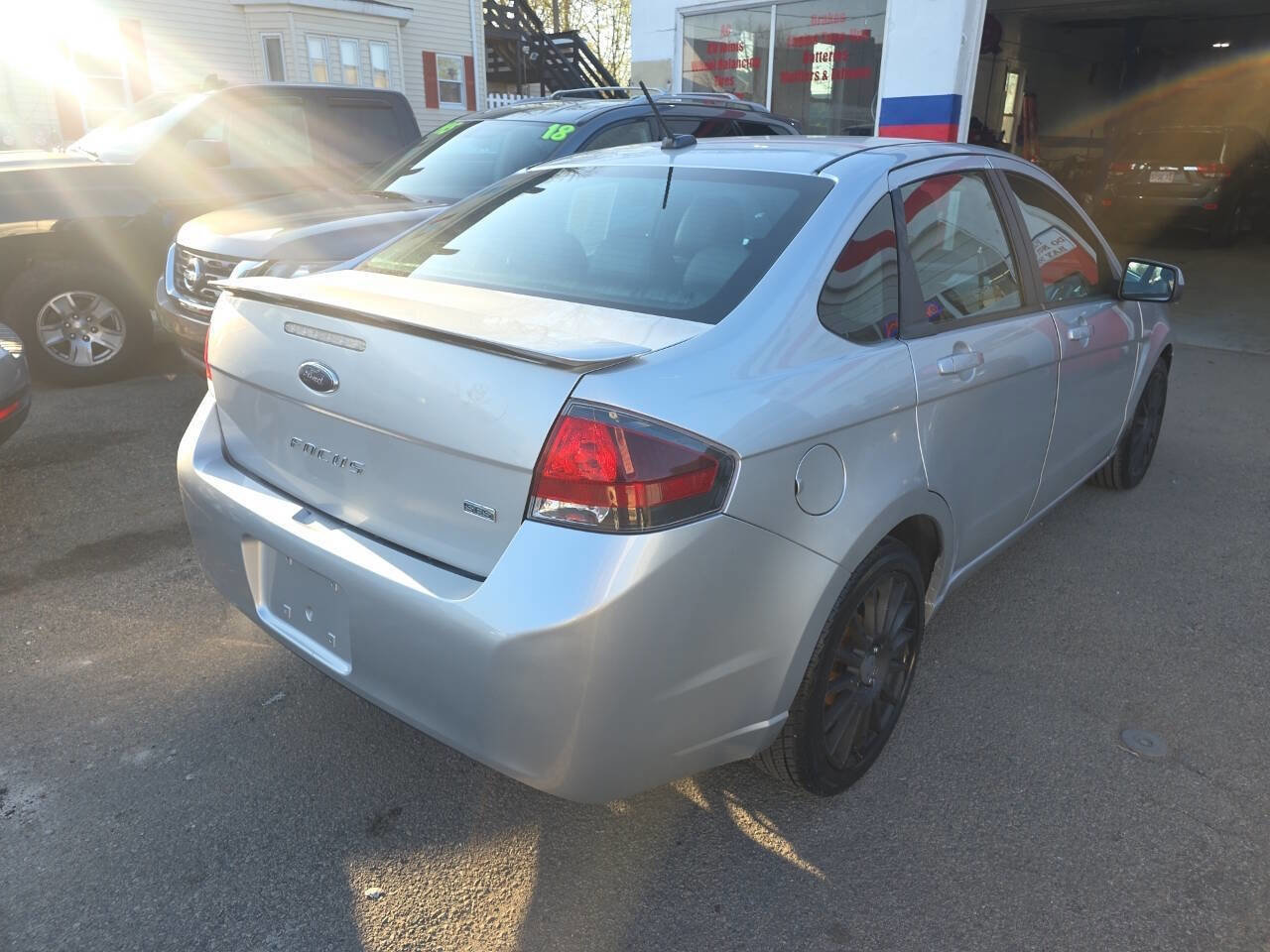 Used 2010 Ford Focus SES FWD image 5