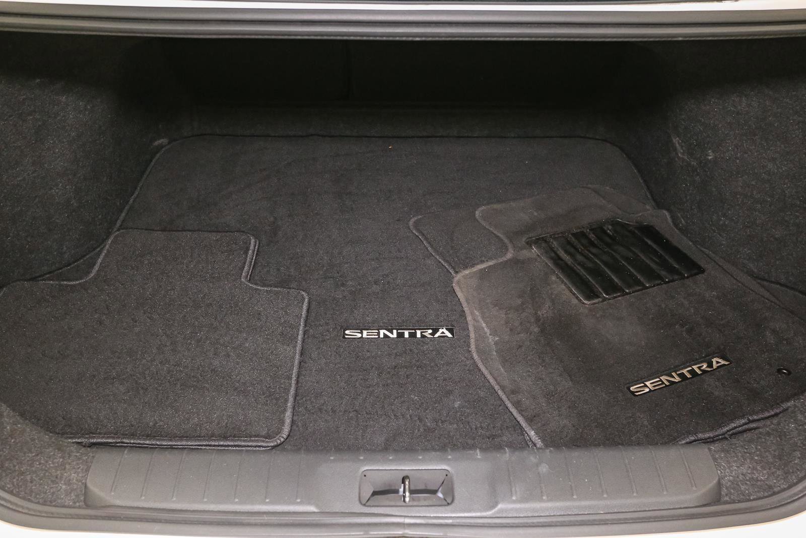 Used 2020 Nissan Sentra SV FWD image 13