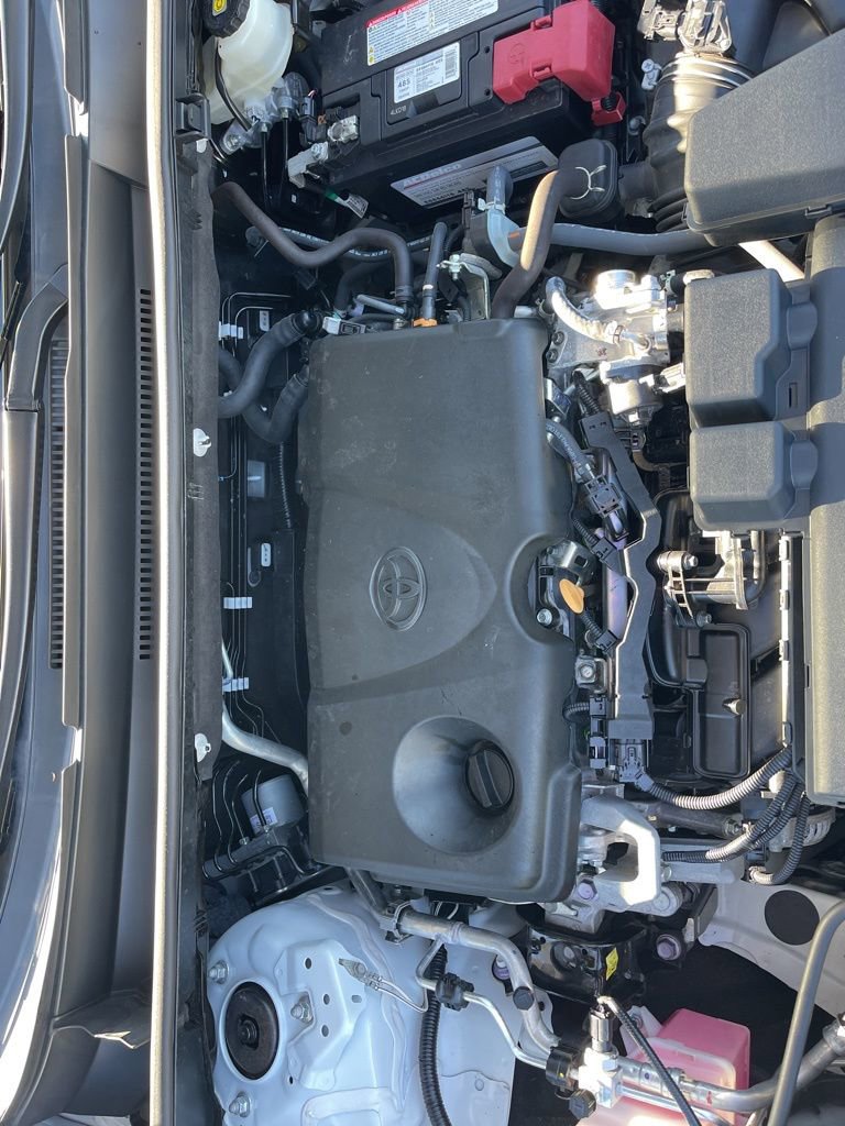 Used 2024 Toyota RAV4 LE image 32