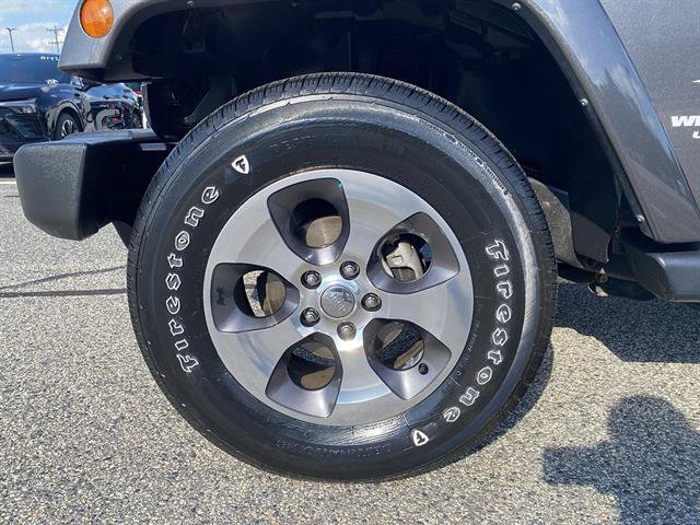 Used 2017 Jeep Wrangler Unlimited Sahara w/ Connectivity Group AWD/4WD image 37