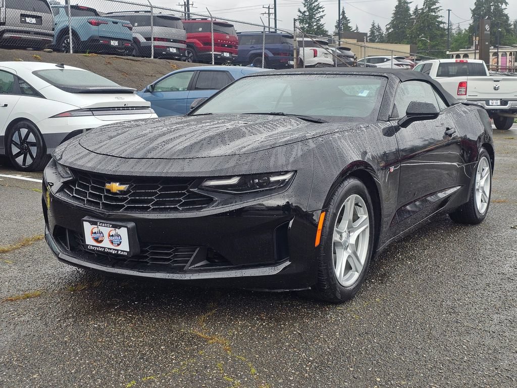 Used 2019 Chevrolet Camaro LT RWD image 4