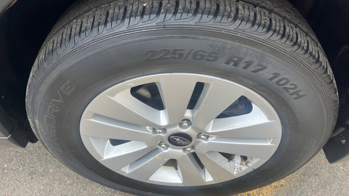 Used 2017 Subaru Outback 2.5i Premium AWD/4WD image 12