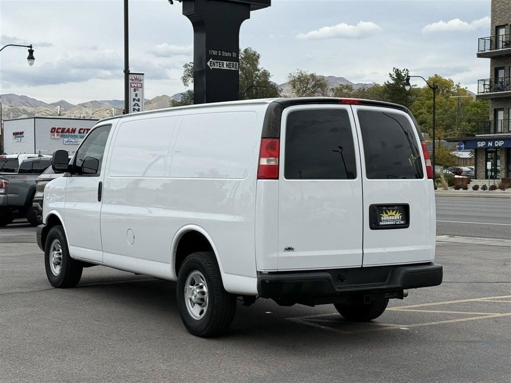 Used 2015 Chevrolet Express 2500 RWD image 5