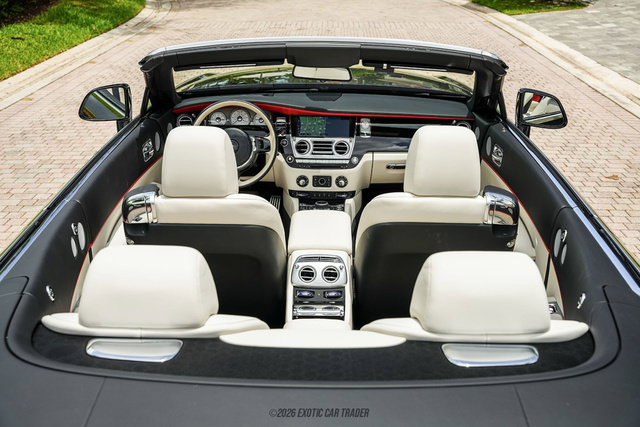 Used 2019 Rolls-Royce Dawn RWD image 42