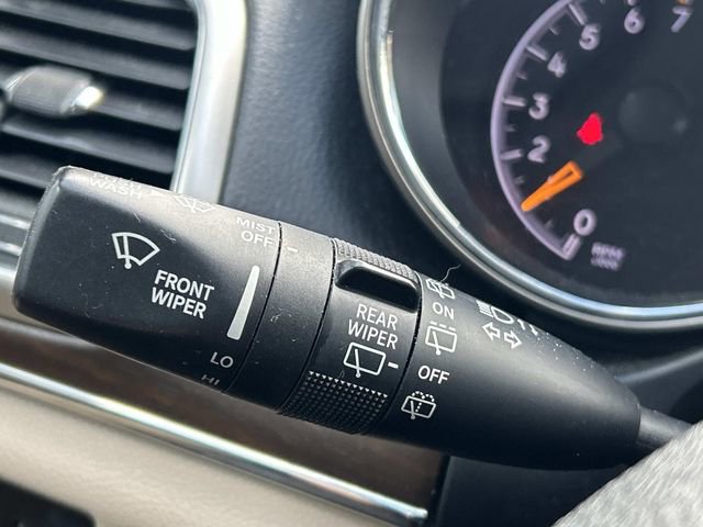 Used 2017 Jeep Grand Cherokee Limited image 27