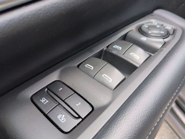 Used 2022 Chevrolet Suburban Z71 AWD/4WD image 11