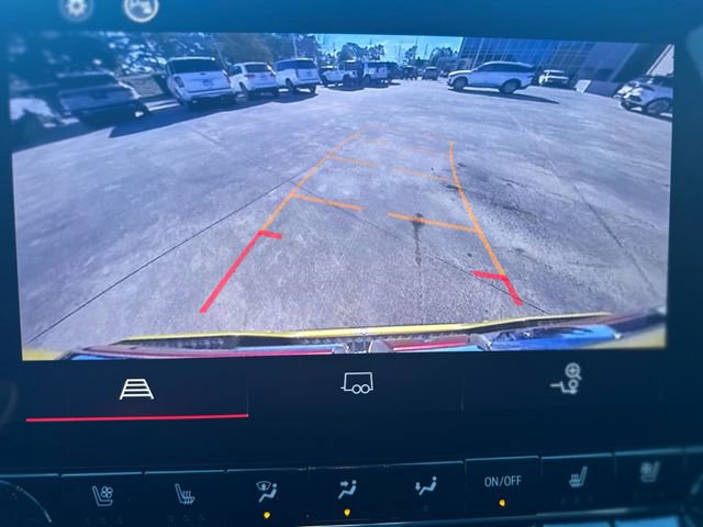 Used 2023 GMC Canyon AT4 w/ AT4 Premium Package image 18