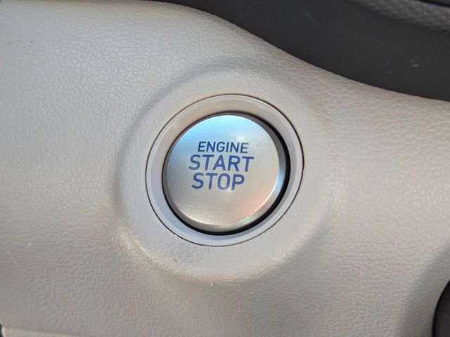 Used 2025 Hyundai Venue SEL FWD image 32