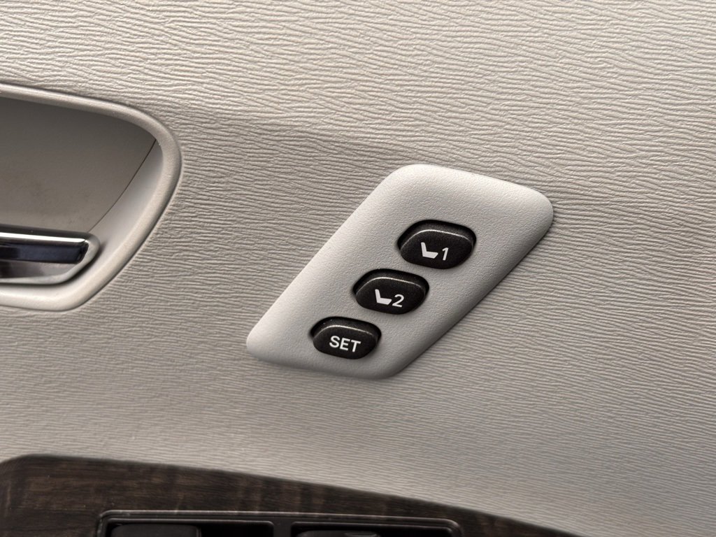 Used 2013 Toyota Venza XLE image 13