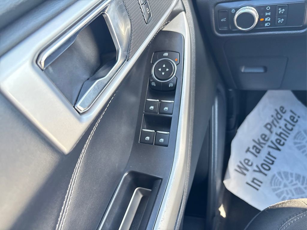 Used 2022 Ford Explorer XLT image 35