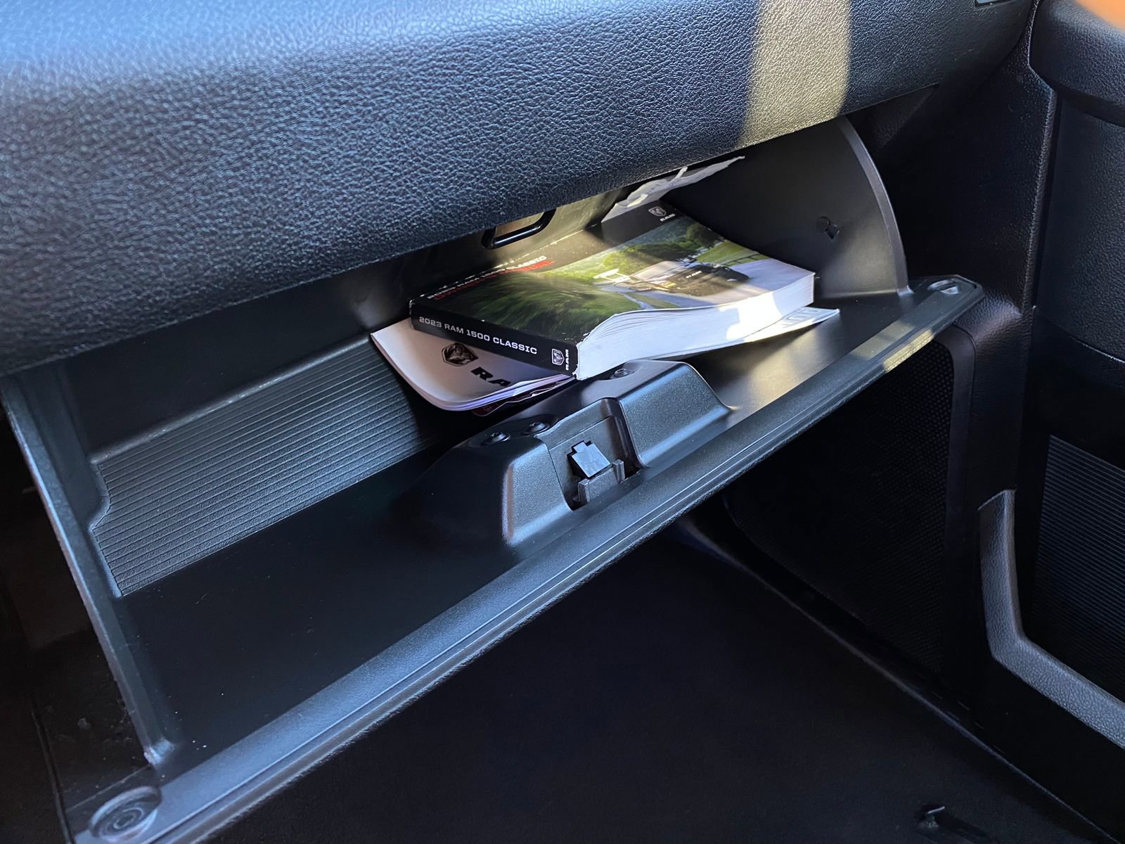 Used 2023 RAM 1500 Classic SLT image 21