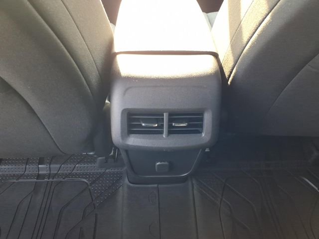 Used 2018 Chevrolet Equinox LT image 16