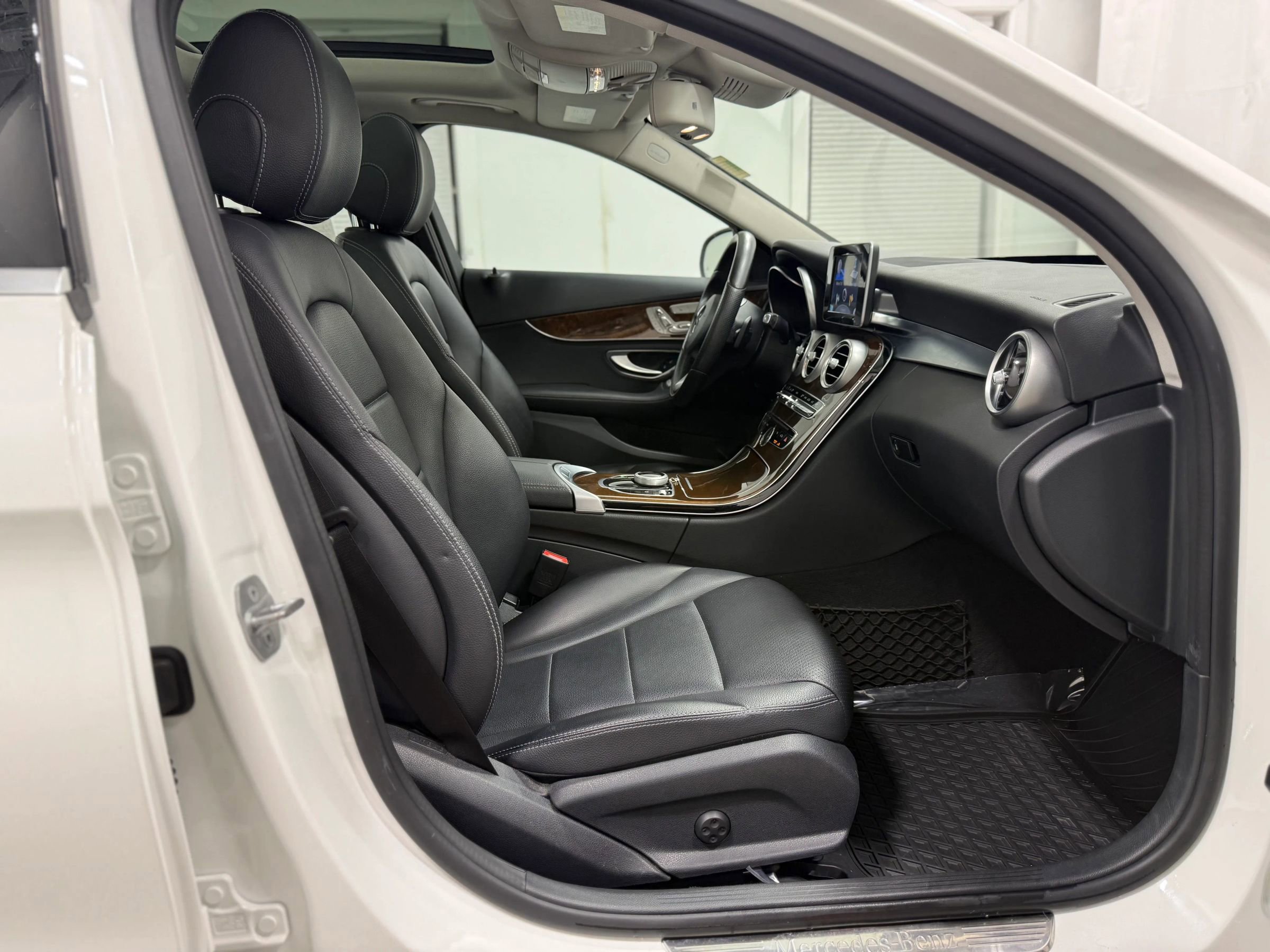 Used 2017 Mercedes-Benz C 300 4MATIC Sedan image 26