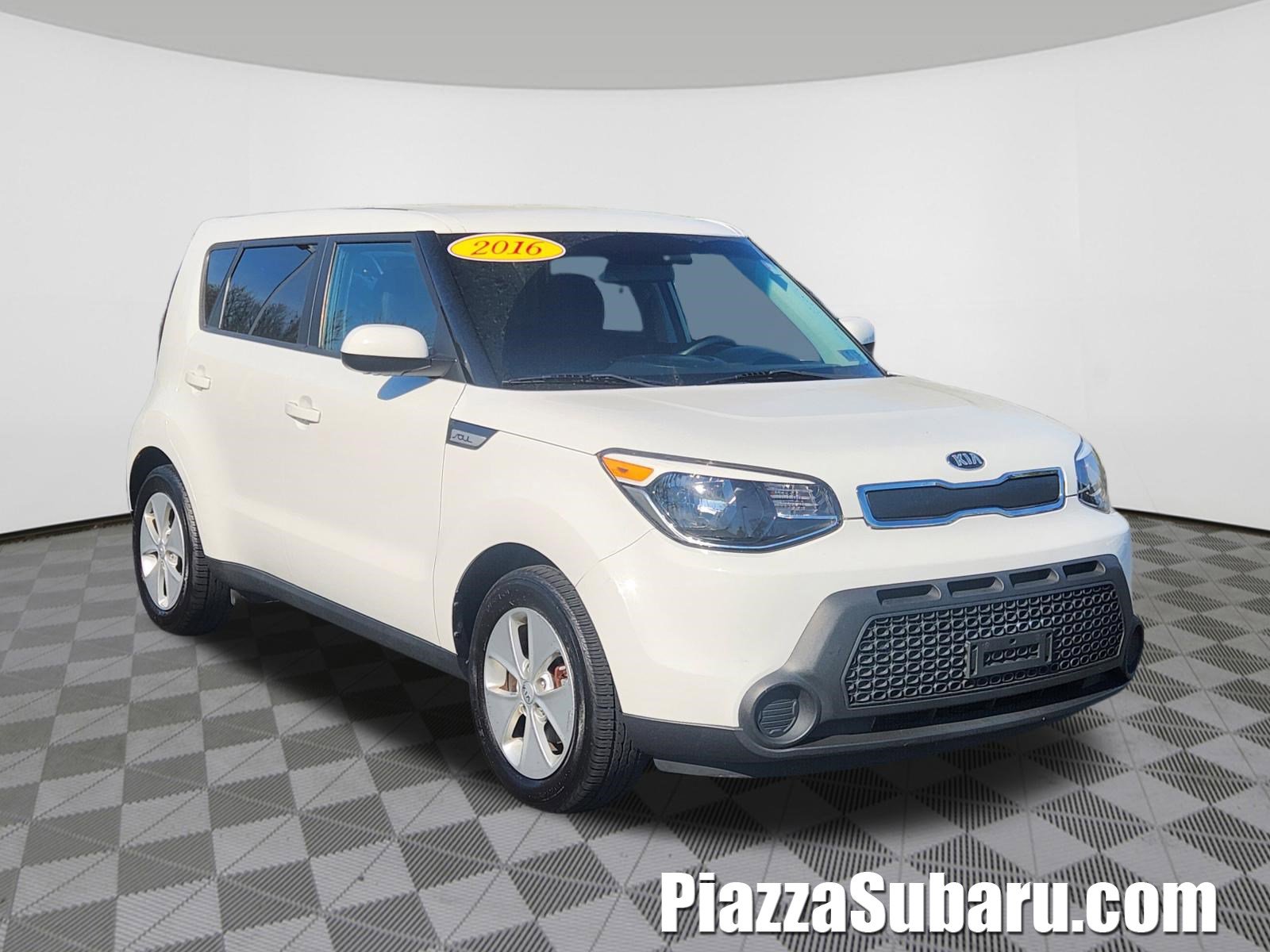 Used 2016 Kia Soul FWD image 1