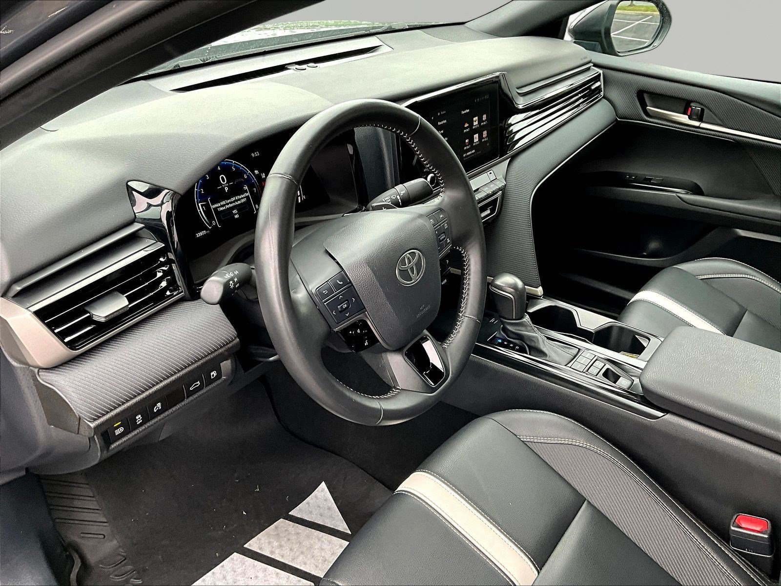 Used 2025 Toyota Camry SE FWD image 17