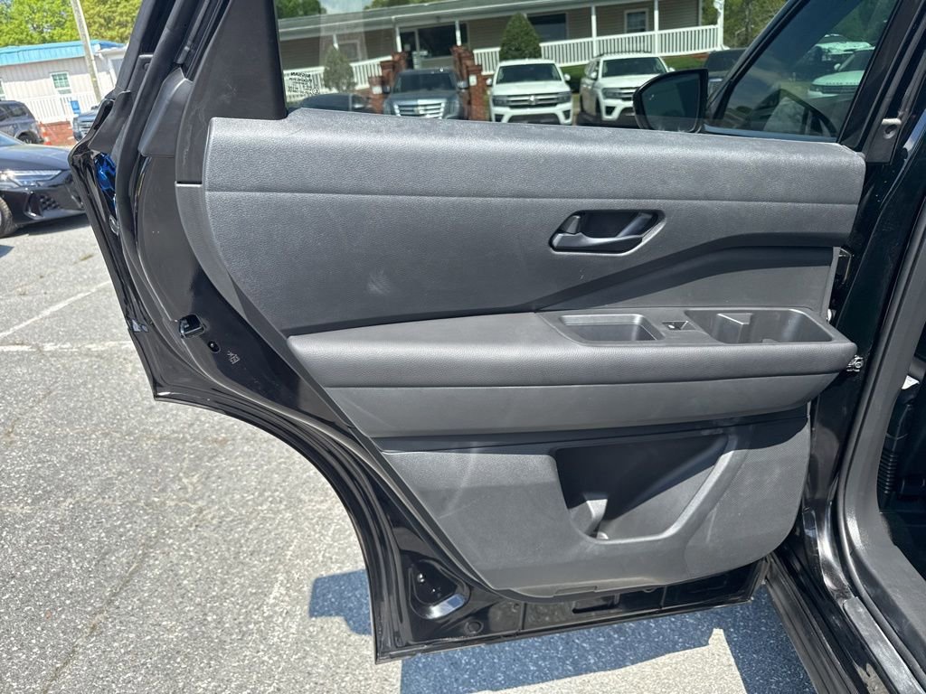 Used 2024 Nissan Pathfinder S AWD/4WD image 24