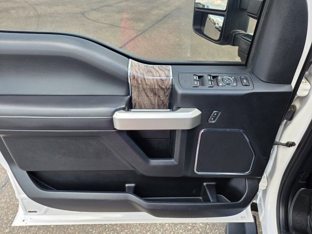 Used 2019 Ford F350 Lariat w/ Chrome Package image 15