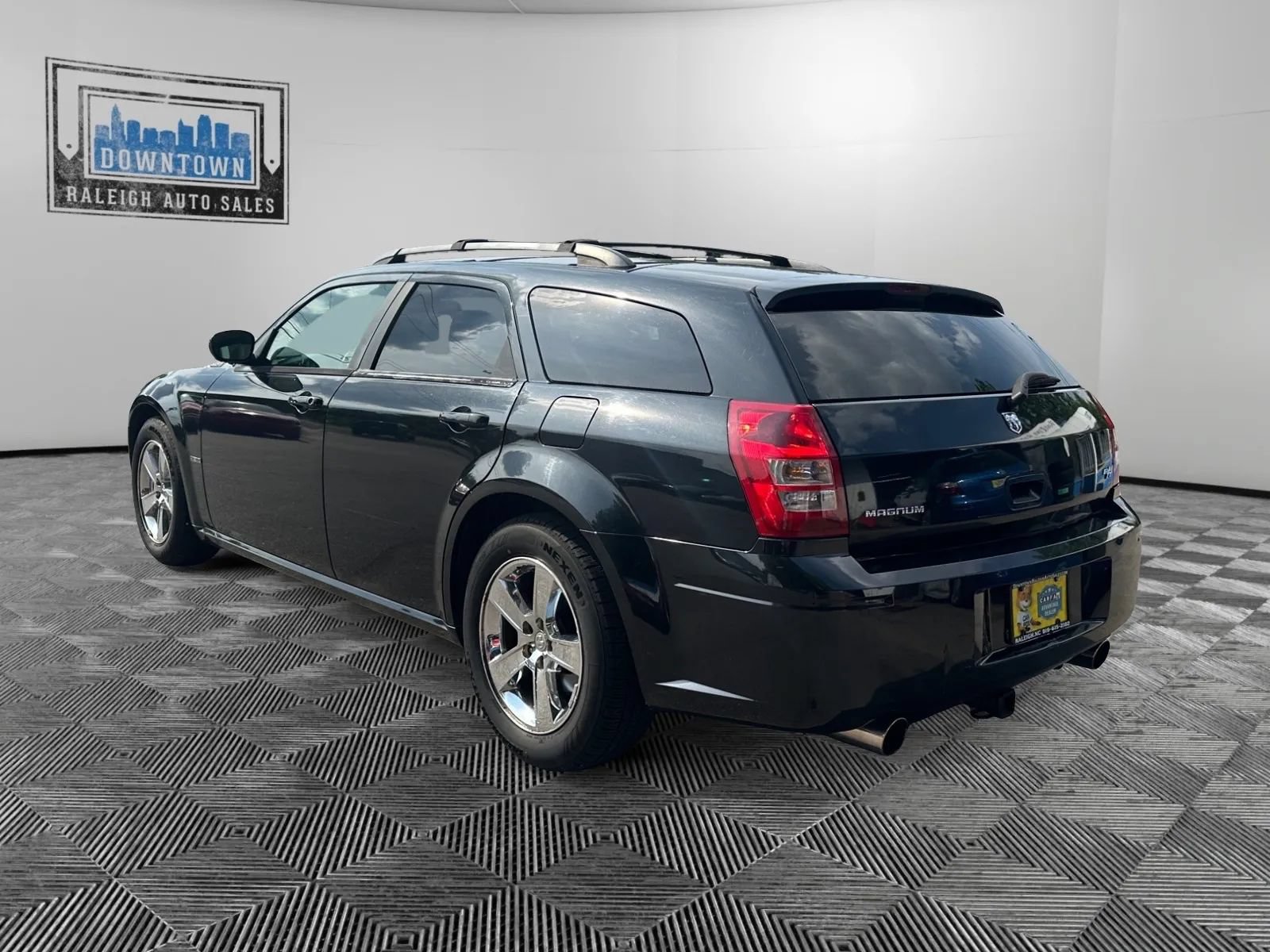 Used 2007 Dodge Magnum R/T w/ Convenience Group II RWD image 8