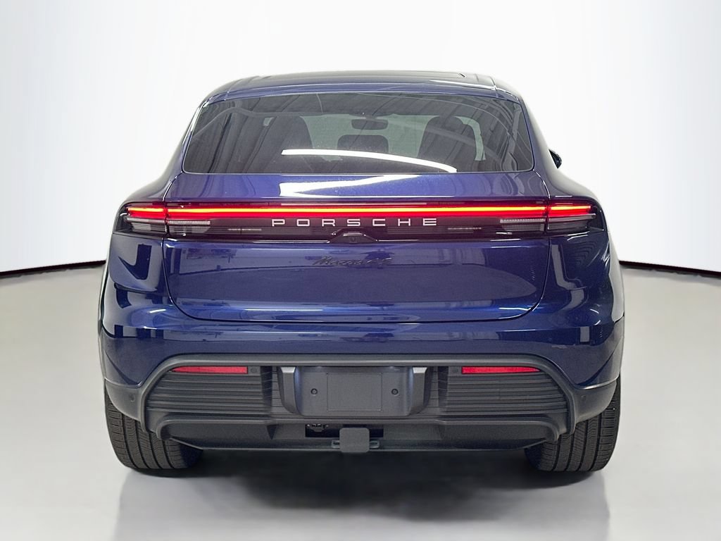 Used 2025 Porsche Macan 4S Electric AWD/4WD image 10