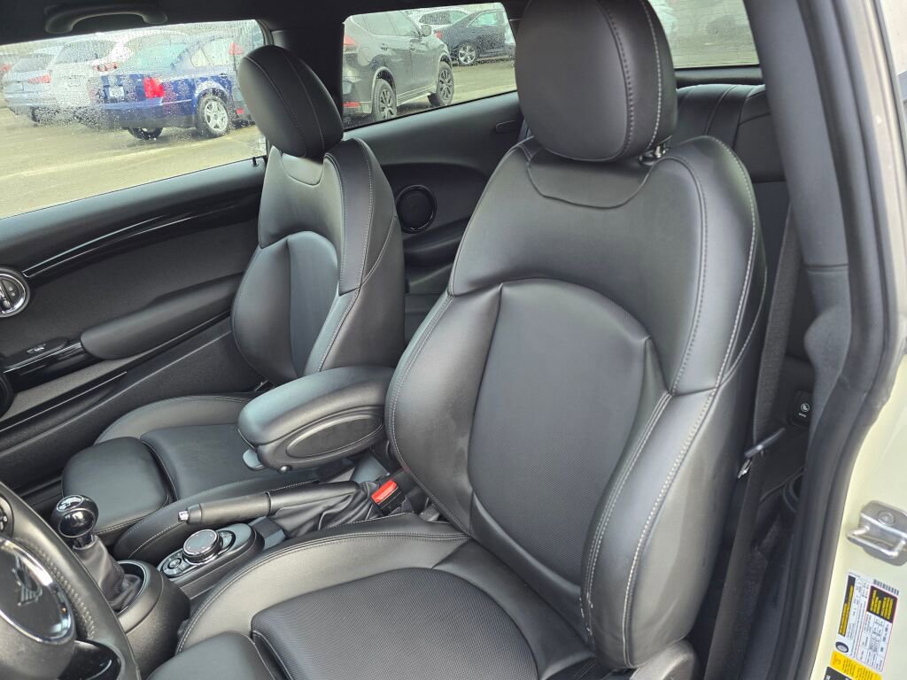 Used 2024 Buick Encore GX Avenir w/ Avenir Technology Package image 40