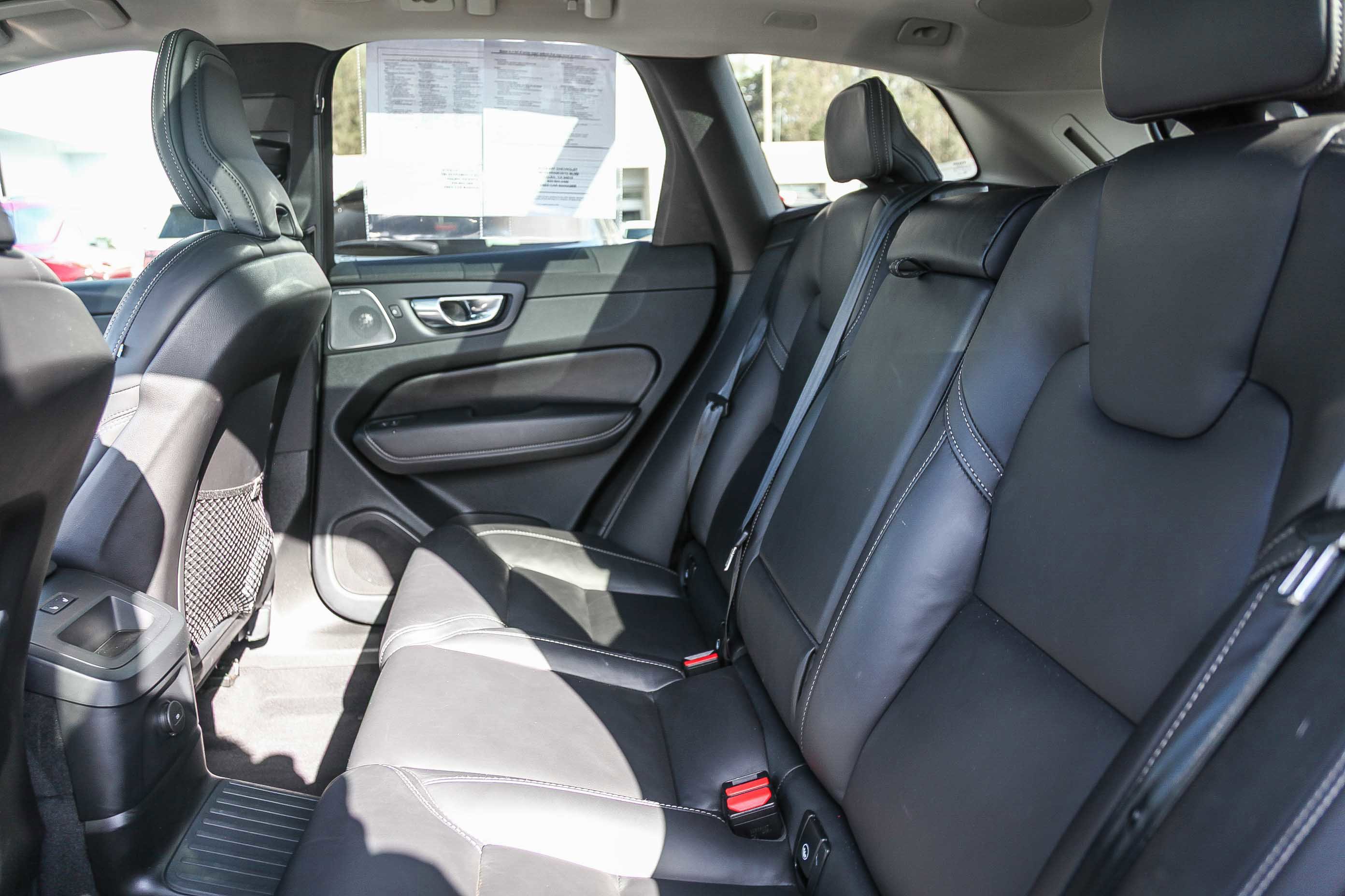 Used 2023 Volvo XC60 T8 Ultimate image 18