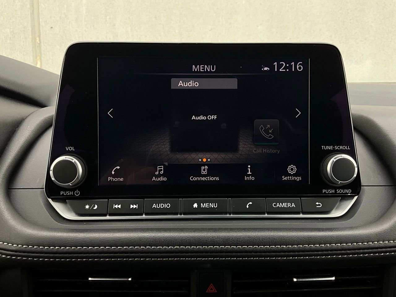 Used 2025 Nissan Rogue SV image 29