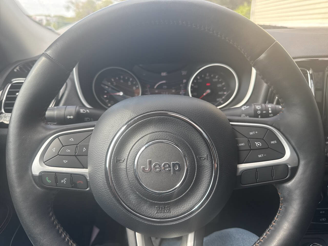 Used 2018 Jeep Compass Limited w/ Navigation Group AWD/4WD image 32