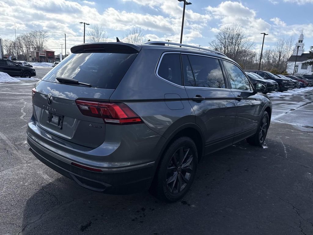 Used 2022 Volkswagen Tiguan SE image 9