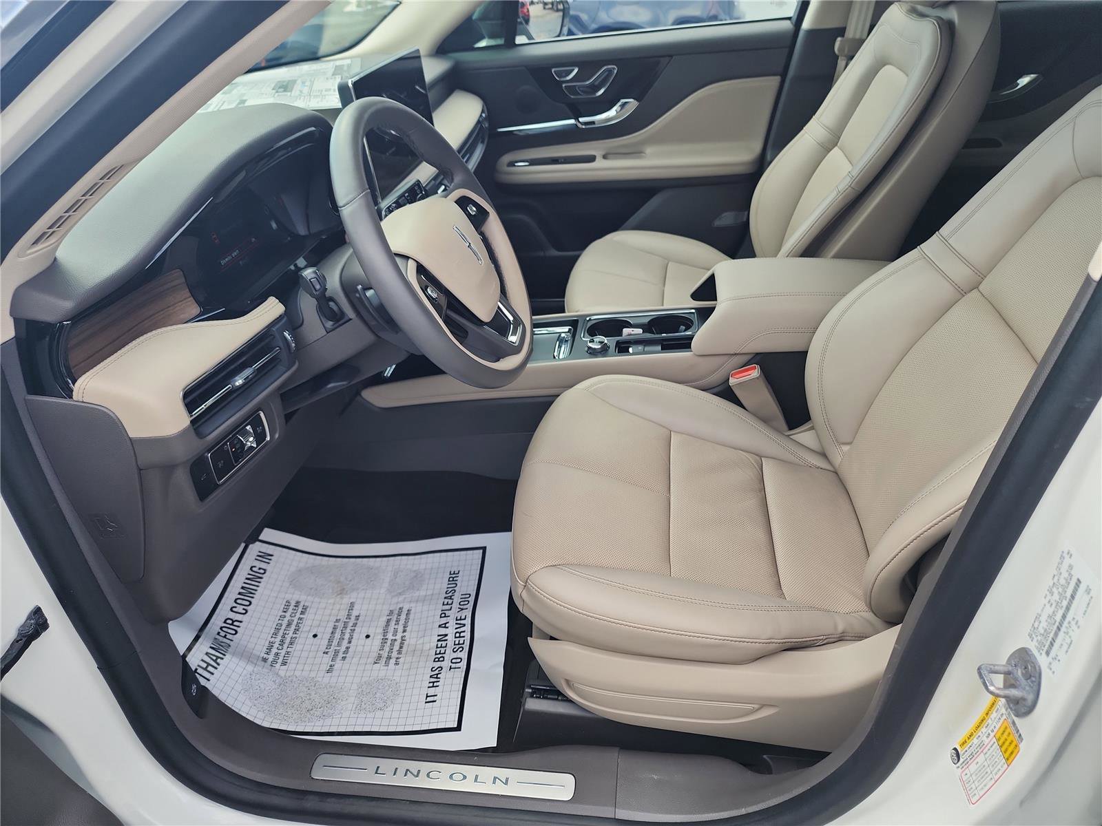 Used 2023 Lincoln Corsair Reserve image 13