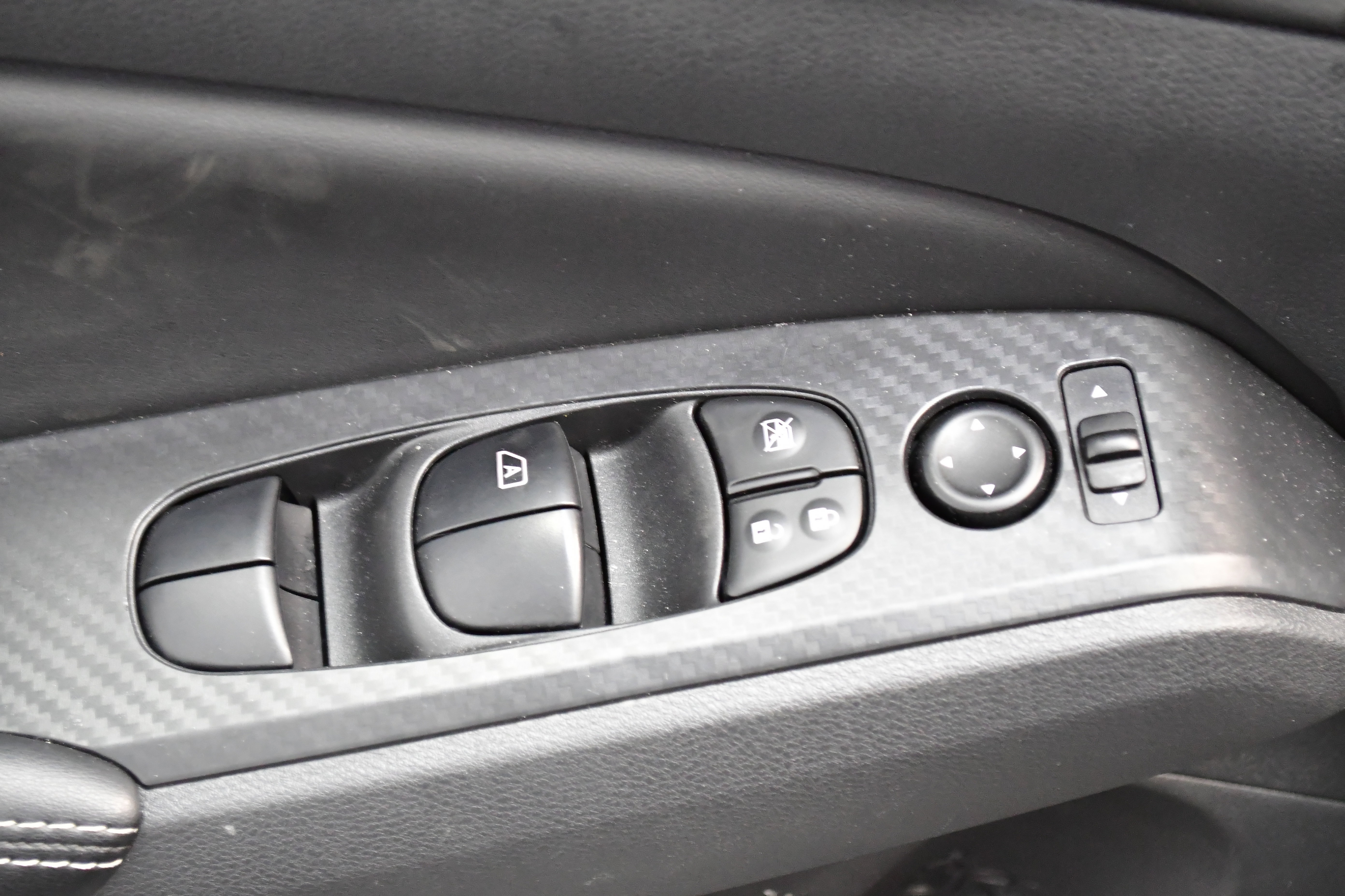 Used 2025 Nissan Altima 2.5 SV image 15