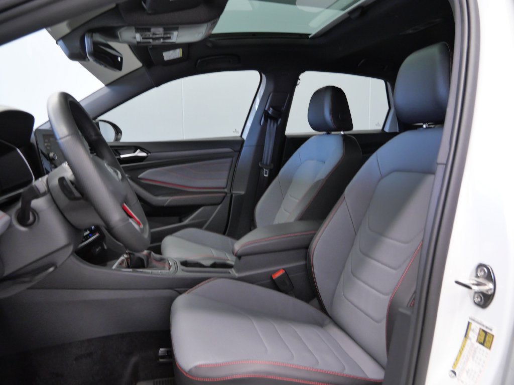 Used 2026 Volkswagen Jetta GLI Autobahn FWD image 15