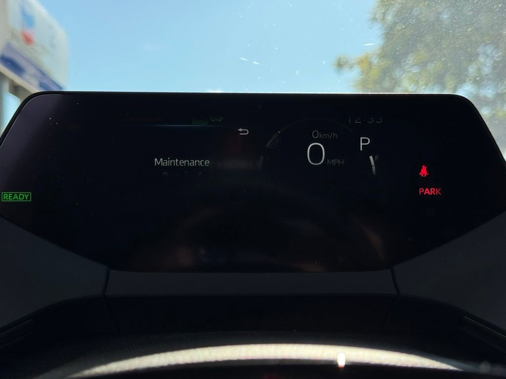 Used 2025 Toyota Prius Plug-In Hybrid image 10