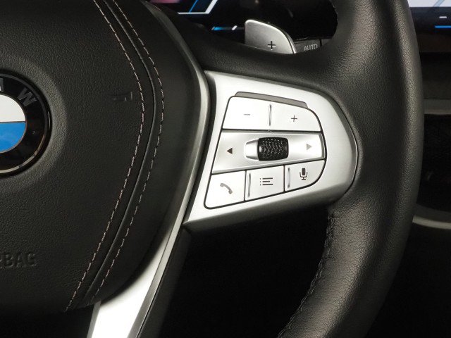 Used 2024 BMW X7 xDrive40i image 27