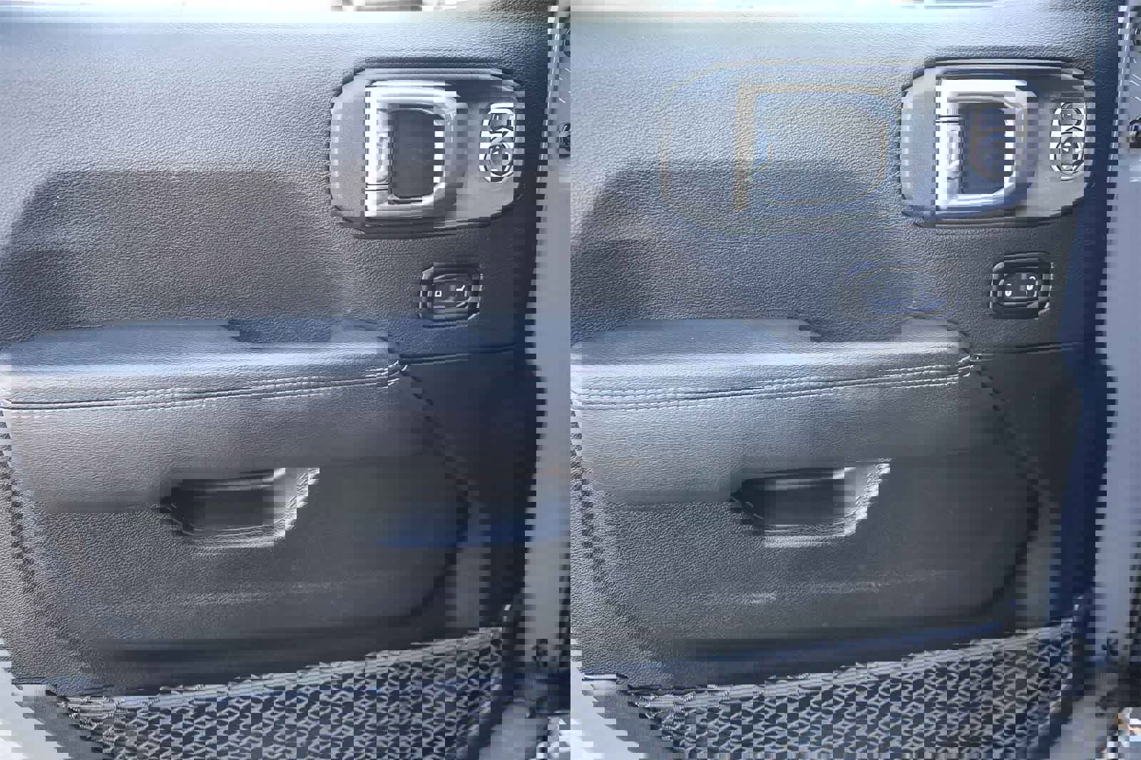 Used 2023 Jeep Wrangler Unlimited Rubicon 4xe w/ Safety Group image 19