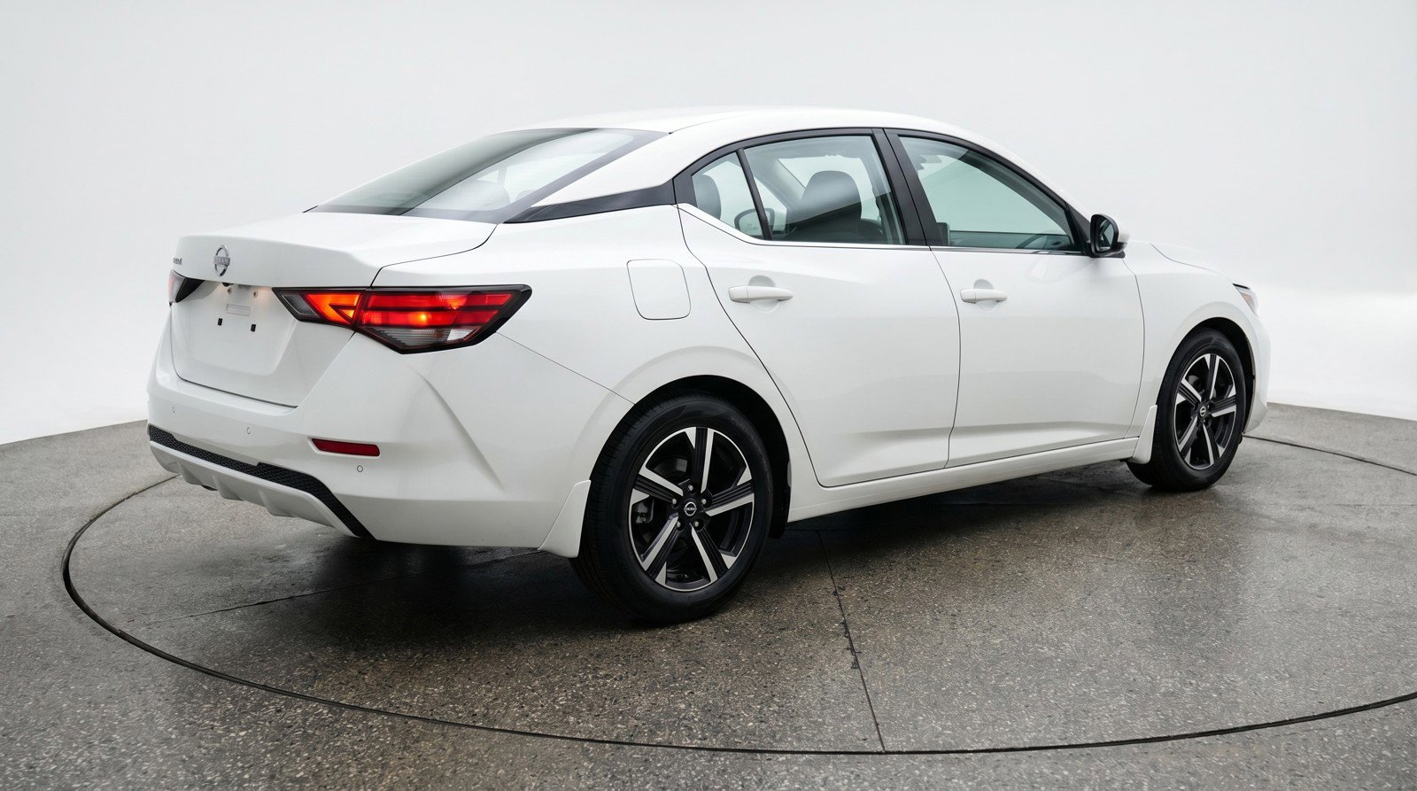Used 2025 Nissan Sentra SV FWD image 9