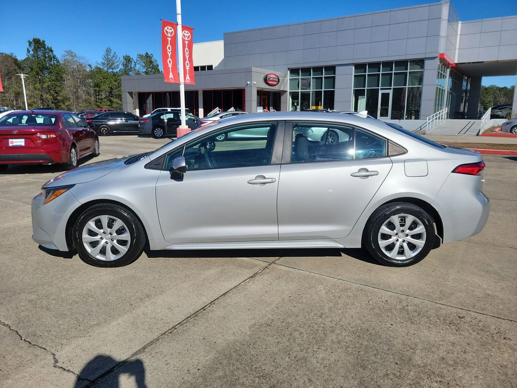 Certified 2024 Toyota Corolla LE image 2