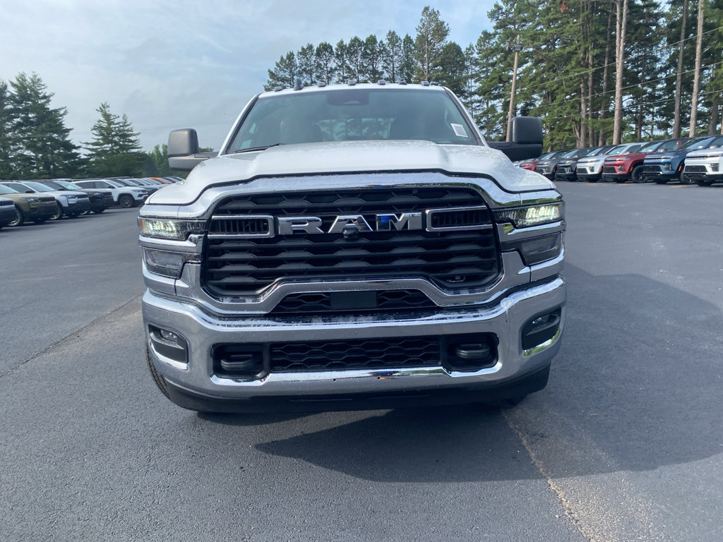 New 2026 RAM 2500 Tradesman w/ Chrome Appearance Group AWD/4WD image 4