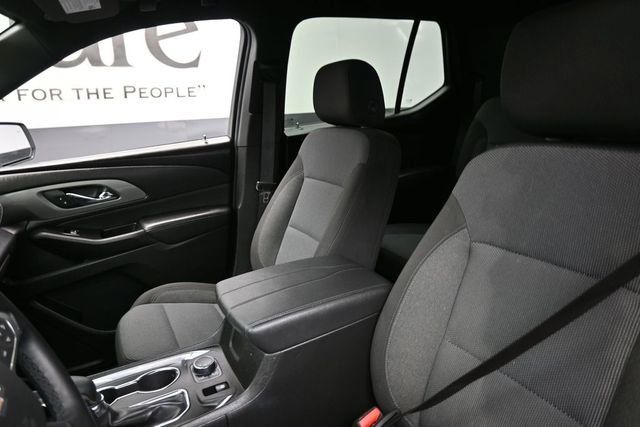 Used 2023 Chevrolet Traverse LT FWD image 16