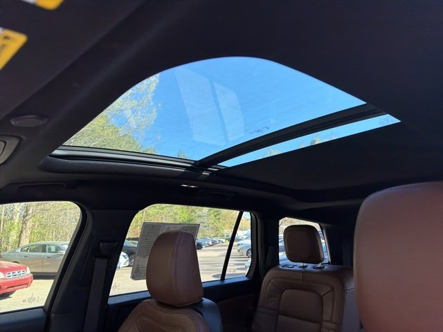 Used 2023 Lincoln Aviator Reserve w/ Equipment Group 201A image 20