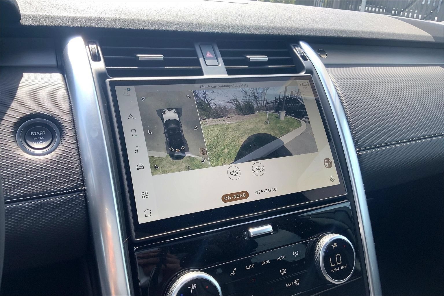 Certified 2025 Land Rover Discovery Dynamic SE AWD/4WD image 26