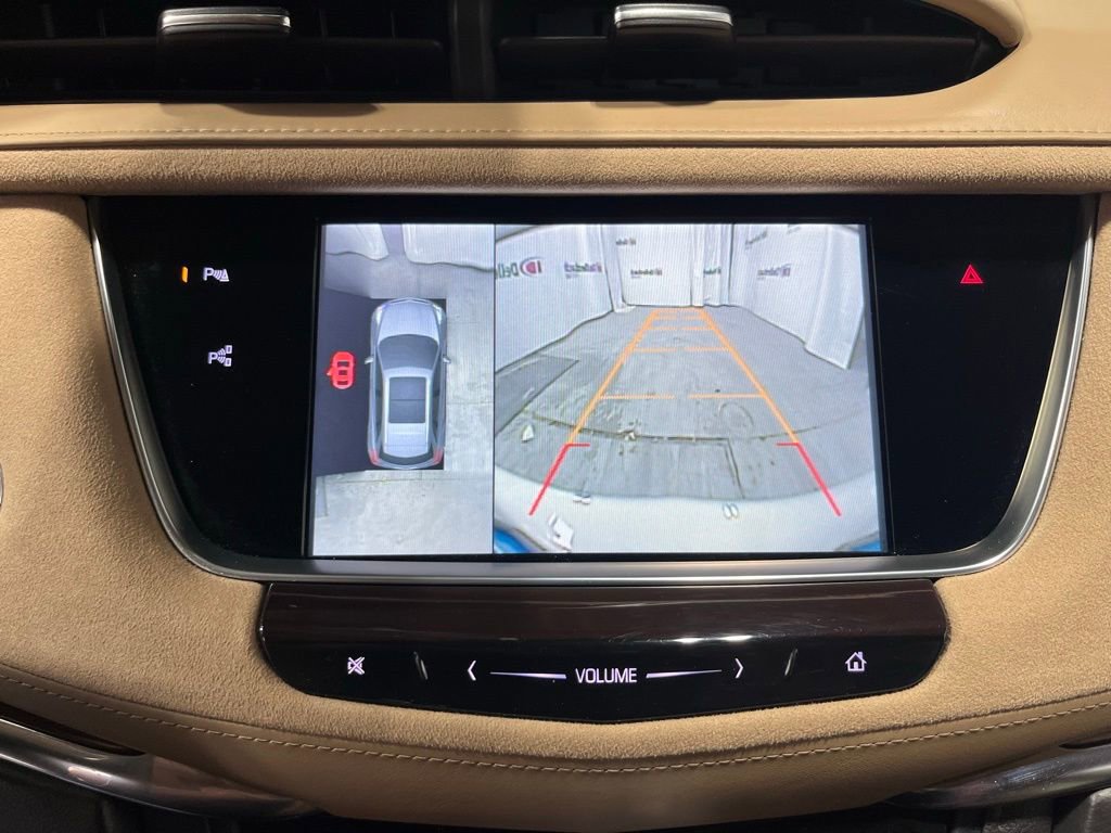 Used 2017 Cadillac XT5 Platinum w/ Driver Assist Package AWD/4WD image 18