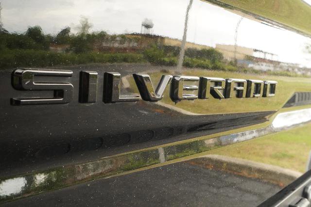 Used 2025 Chevrolet Silverado 1500 High Country w/ High Country Premium Package AWD/4WD image 46