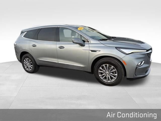 Used 2024 Buick Enclave Premium image 17